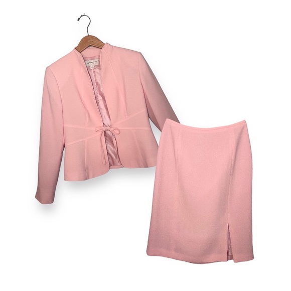 Liz Claiborne Baby Pink Skirt Suit - Picture 2 of 6